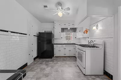 5017 Avenue N 1/2, Galveston, TX 77551 - Photo 12