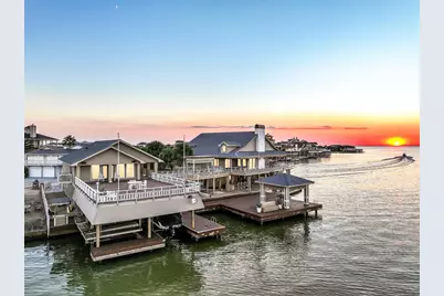 4107 W Bayside Way, Jamaica Beach, TX 77554 - Photo 44