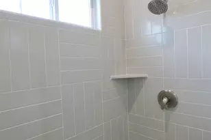 421 E 41st St, Houston, TX 77022 - Photo 22