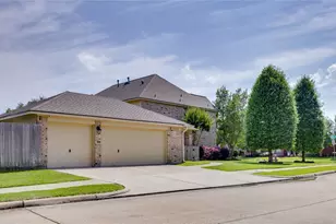 4214 Carlisle Ct Ct, Baytown, TX 77521 - Photo 10