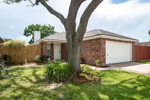 4705 Meadowood Dr, Baytown, TX 77521 - Photo 2