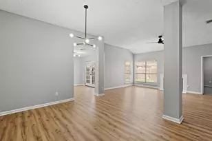 7215 Trogon Ln, Houston, TX 77083 - Photo 18