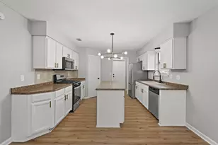 7215 Trogon Ln, Houston, TX 77083 - Photo 1