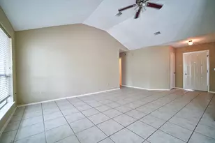 10235 Gulfstream Ln, Sugar Land, TX 77498 - Photo 8