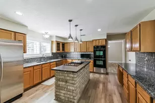 3911 Cherry Forest Dr, Houston, TX 77088 - Photo 12
