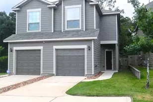 32 Woodland Hills Dr, Conroe, TX 77303 - Photo 1