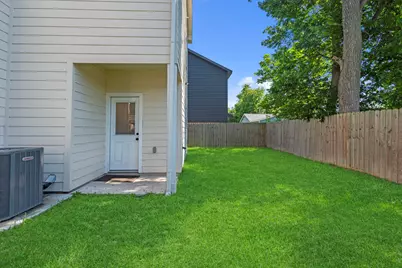 8019 Elbert Street, Houston, TX 77028 - Photo 6