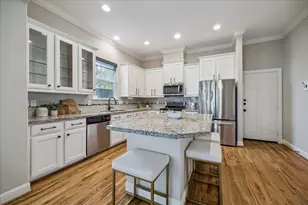 1013 E 27th St, Houston, TX 77009 - Photo 8