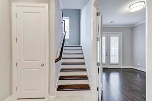 1215 W 24th St, Houston, TX 77008 - Photo 8