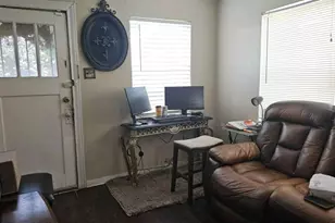 3107 Melbourne St, Houston, TX 77026 - Photo 2