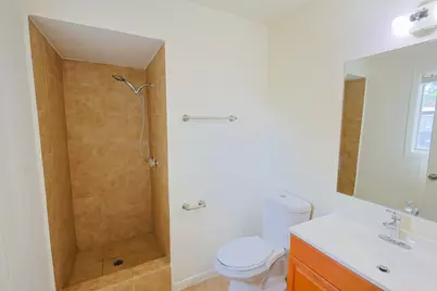 909 E Sarah Street, Cuero, TX 77954 - Photo 20