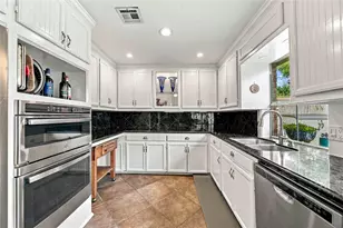 6002 Saxon Dr, Houston, TX 77092 - Photo 6