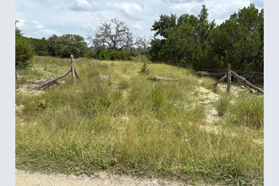 104 Lillian Drive S, Kerrville, TX 78028 - Photo 10