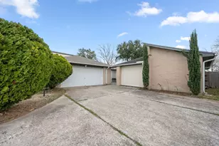 2327 Colonial Ridge Dr, Friendswood, TX 77546 - Photo 8