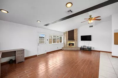 2327 Colonial Ridge Drive, Friendswood, TX 77546 - Photo 4