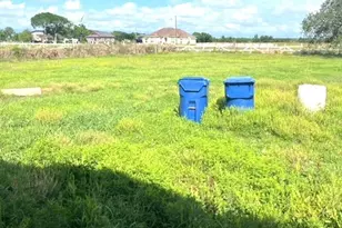 691 County Rd 174, Bay City, TX 77414 - Photo 2