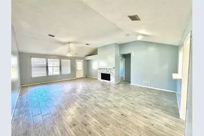 15807 Pilgrim Hall Drive, Friendswood, TX 77546 - Photo 8