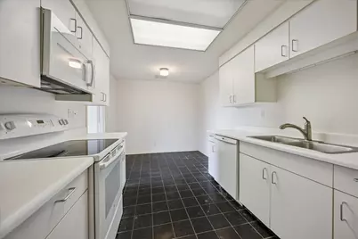 2001 Holcombe Boulevard #303, Houston, TX 77030 - Photo 8