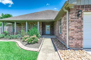 69 Briar Oak Ct, Alvin, TX 77511 - Photo 4