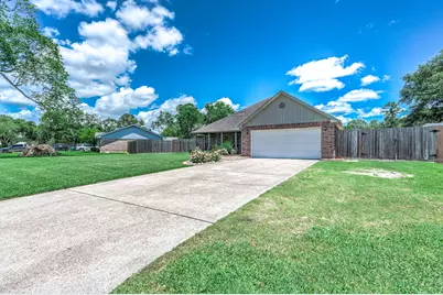 69 Briar Oak Court, Alvin, TX 77511 - Photo 4