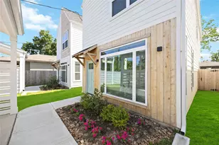 8016 Willow St, Houston, TX 77088 - Photo 2