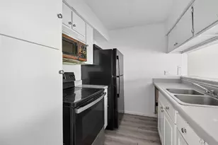 10110 Forum W Dr, Houston, TX 77036 - Photo 14