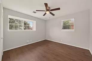 6727 Grovewood Ln, Houston, TX 77008 - Photo 4