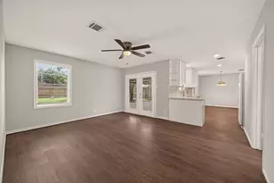 6727 Grovewood Ln, Houston, TX 77008 - Photo 6