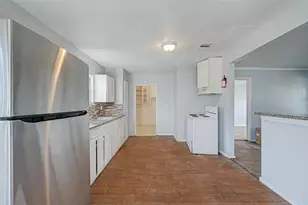 5322 Westover St, Houston, TX 77033 - Photo 6