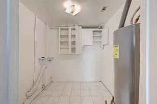 5322 Westover St, Houston, TX 77033 - Photo 14