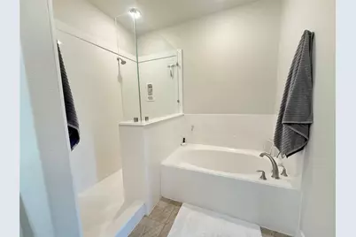 313 Creekside Lane, Lake Jackson, TX 77566 - Photo 16