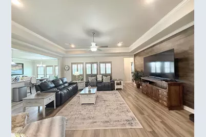 313 Creekside Lane, Lake Jackson, TX 77566 - Photo 10
