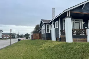 1328 Ursuline St, Galveston, TX 77550 - Photo 4