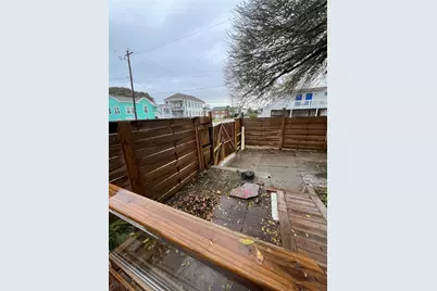 1328 Ursuline Street, Galveston, TX 77550 - Photo 38