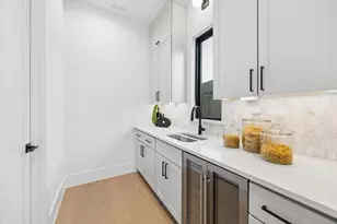 1511 Thornton Dr, Houston, TX 77018 - Photo 6