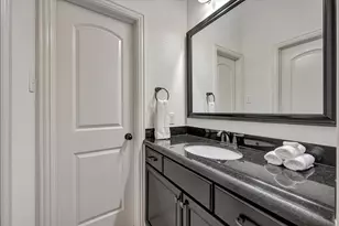 15026 Blossom Bay Dr, Houston, TX 77059 - Photo 32