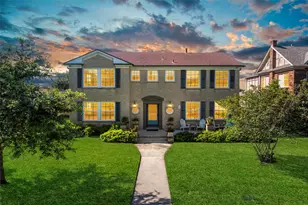36 Cedar Lawn Cir, Galveston, TX 77551 - Photo 2