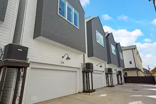 1218 W 24th St, Houston, TX 77008 - Photo 2