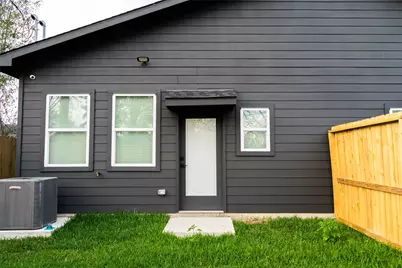 5018 Dieppe Street, Houston, TX 77033 - Photo 14