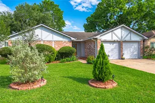 2907 Marlin Ct, League City, TX 77573 - Photo 2