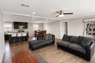 402 Lisa Mae Rd, Bellville, TX 77418 - Photo 4