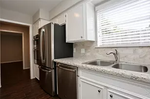 1135 Murrayhill Dr, Houston, TX 77043 - Photo 8