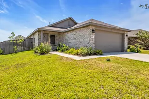 207 River Grv Ct, Willis, TX 77378 - Photo 2