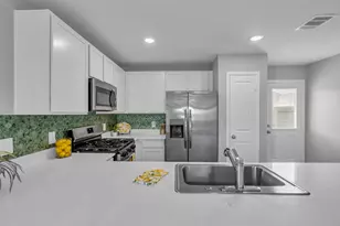 207 River Grv Ct, Willis, TX 77378 - Photo 8