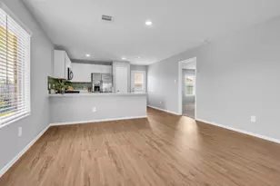 207 River Grv Ct, Willis, TX 77378 - Photo 4
