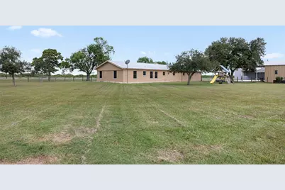 23783 Fm 530, Hallettsville, TX 77964 - Photo 18