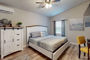 4507 W Bayshore Dr, Bacliff, TX 77518 - Photo 10