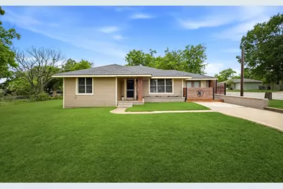 107 Sayles Street, Brenham, TX 77833 - Photo 1