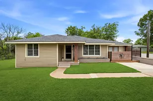 107 Sayles St, Brenham, TX 77833 - Photo 1