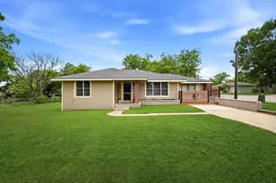 107 Sayles St, Brenham, TX 77833 - Photo 2